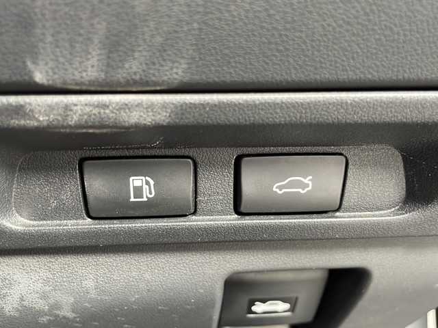 レクサス ＬＳ 500 Fスポーツ 京都府 2018(平30)年 6.1万km ホワイトノーヴァガラスフレーク レクサスセーフティシステム/プリクラッシュセーフティ/レーンキープアシスト/レーダークルーズコントロール/オートマチックハイビーム/サンルーフ　/３眼ＬＥＤライト　/ＨＵＶ　/ＢＳＭ　/PKSA/クリアランスソナー/ナノイー　/パノラミックビューモニター　/メモリーパワーシート/リアサンシェード　/Ｍｉｒａｃａｓｔ　/パドルシフト　/シートヒーター＆ベンチレーター　/アイドリングストップ/Bluetooth接続/純正メーカーナビ　12.3インチ/純正オプションドライブレコーダー/BBS AW２１インチ/プッシュスタート/ウィンカーミラー/フルセグTV/ブレーキホールド/電動リアゲート/禁煙車