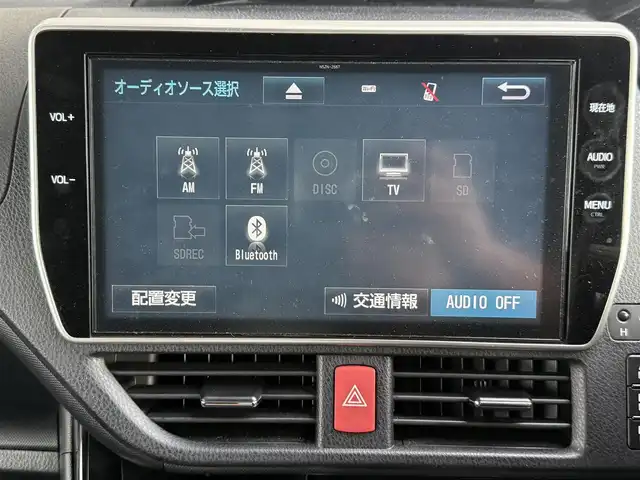 トヨタ ノア ハイブリッド Si 愛知県 2017(平29)年 4.9万km ブラッキッシュアゲハガラスフレーク 純正10インチナビ/（フルセグTV/CD/DVD/BT)/シートヒーター/両側パワースライドドア/ETC2.0/クルーズコントロール/クリアランスソナー/オートハイビーム/衝突軽減ブレーキ/スペアキー/純正16インチナビ/USB挿入口