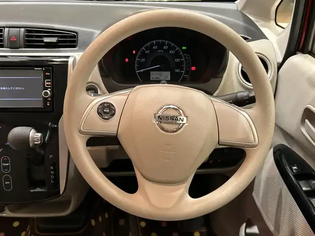 日産 デイズ X 埼玉県 2016(平28)年 0.2万km スパークリングレッドM エマージェンシーブレーキ/純正ナビ/ CD/DVD/BT/フルセグ/アラウンドビューモニター/スマートキー×2/禁煙車