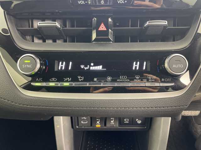 トヨタ カローラ クロス ハイブリッド Z 道央・札幌 2024(令6)年 3.9万km プラチナホワイトパールマイカ ・4WD/・純正ナビ&BT&TN&Miracast/・全方位カメラ/・パワーバックドア/・トヨタセーフティセンス/・レーダークルーズコントロール/・ブラインドスポットモニター/・ビルトインETC2.0/・ハーフレザーシート/・前席シートヒーター/・TVキャンセラー/・ステアリングスイッチ/・LEDヘッドライト/・オートライト/・オートマチックハイビーム/・スマートキー/・純正18インチAW