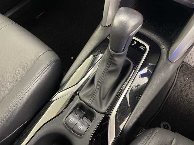 トヨタ カローラ クロス ハイブリッド Z 道央・札幌 2024(令6)年 3.9万km プラチナホワイトパールマイカ ・4WD/・純正ナビ&BT&TN&Miracast/・全方位カメラ/・パワーバックドア/・トヨタセーフティセンス/・レーダークルーズコントロール/・ブラインドスポットモニター/・ビルトインETC2.0/・ハーフレザーシート/・前席シートヒーター/・TVキャンセラー/・ステアリングスイッチ/・LEDヘッドライト/・オートライト/・オートマチックハイビーム/・スマートキー/・純正18インチAW