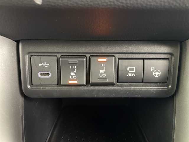 トヨタ カローラ クロス ハイブリッド Z 道央・札幌 2024(令6)年 3.9万km プラチナホワイトパールマイカ ・4WD/・純正ナビ&BT&TN&Miracast/・全方位カメラ/・パワーバックドア/・トヨタセーフティセンス/・レーダークルーズコントロール/・ブラインドスポットモニター/・ビルトインETC2.0/・ハーフレザーシート/・前席シートヒーター/・TVキャンセラー/・ステアリングスイッチ/・LEDヘッドライト/・オートライト/・オートマチックハイビーム/・スマートキー/・純正18インチAW