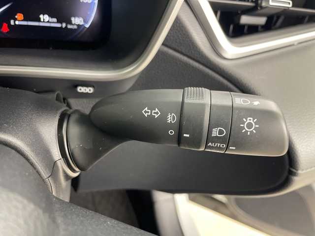 トヨタ カローラ クロス ハイブリッド Z 道央・札幌 2024(令6)年 3.9万km プラチナホワイトパールマイカ ・4WD/・純正ナビ&BT&TN&Miracast/・全方位カメラ/・パワーバックドア/・トヨタセーフティセンス/・レーダークルーズコントロール/・ブラインドスポットモニター/・ビルトインETC2.0/・ハーフレザーシート/・前席シートヒーター/・TVキャンセラー/・ステアリングスイッチ/・LEDヘッドライト/・オートライト/・オートマチックハイビーム/・スマートキー/・純正18インチAW