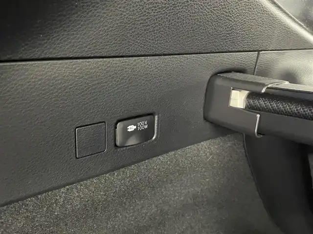 トヨタ ハリアー エレガンス GRスポーツ 大分県 2017(平29)年 5.9万km ホワイトパールクリスタルシャイン 純正SDナビ/（AM/FM/BT/SD/CD/フルセグ）/トヨタセーフティセンス/レーダークルーズコントロール/レーンキープアシスト/バックカメラ/ビルトインETC/D席パワーシート/ハーフレザーシート/ドライブレコーダー/電動パーキング/ブレーキホールド/MTモード付AT/プッシュスタート・スマートキー/LEDヘッドライト/オートライト/オートマチックハイビーム/電動格納ミラー