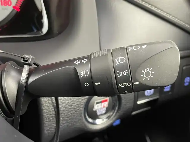 トヨタ ハリアー エレガンス GRスポーツ 大分県 2017(平29)年 5.9万km ホワイトパールクリスタルシャイン 純正SDナビ/（AM/FM/BT/SD/CD/フルセグ）/トヨタセーフティセンス/レーダークルーズコントロール/レーンキープアシスト/バックカメラ/ビルトインETC/D席パワーシート/ハーフレザーシート/ドライブレコーダー/電動パーキング/ブレーキホールド/MTモード付AT/プッシュスタート・スマートキー/LEDヘッドライト/オートライト/オートマチックハイビーム/電動格納ミラー