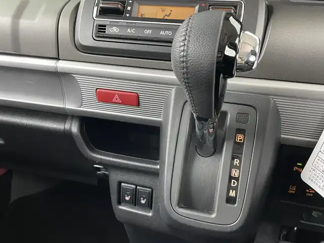 スズキ スペーシア ギア HYBRID XZターボ 大分県 2023(令5)年 3.2万km ピュアホワイトP 純正ナビ/（フルセグ/CD/DVD/Bluetooth）/衝突軽減ブレーキ/レーダークルーズコントロール/レーンアシスト/全方位カメラ/両側パワースライドドア/ドライブレコーダー/ビルトインETC/前席シートヒーター/純正アルミホイール/スマートキープッシュスタート