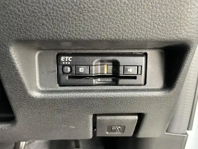 スズキ スペーシア ギア HYBRID XZターボ 大分県 2023(令5)年 3.2万km ピュアホワイトP 純正ナビ/（フルセグ/CD/DVD/Bluetooth）/衝突軽減ブレーキ/レーダークルーズコントロール/レーンアシスト/全方位カメラ/両側パワースライドドア/ドライブレコーダー/ビルトインETC/前席シートヒーター/純正アルミホイール/スマートキープッシュスタート