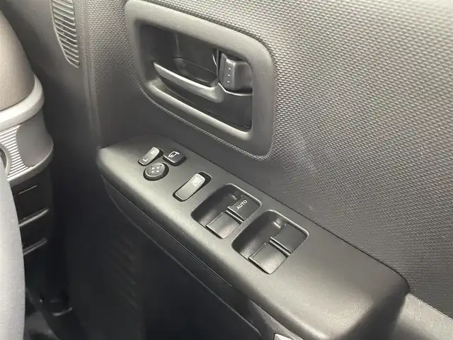 スズキ スペーシア ギア HYBRID XZターボ 大分県 2023(令5)年 3.2万km ピュアホワイトP 純正ナビ/（フルセグ/CD/DVD/Bluetooth）/衝突軽減ブレーキ/レーダークルーズコントロール/レーンアシスト/全方位カメラ/両側パワースライドドア/ドライブレコーダー/ビルトインETC/前席シートヒーター/純正アルミホイール/スマートキープッシュスタート