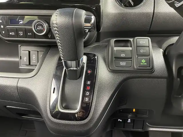 ホンダ Ｎ ＢＯＸ カスタム L ターボ 大分県 2023(令5)年 1.5万km プラチナホワイトパール 純正ナビ/バックカメラ/ホンダセンシング/衝突軽減ブレーキ/車線逸脱防止システム/リアコーナーセンサー/LEDヘッドライト/オートライト/両側パワースライドドア/前席シートヒーター/ハーフレザーシート/フルセグTV/ビルトインETC/スマートキー/Bluetooth/純正フロアマット/純正15インチアルミホイール/ベンチシート