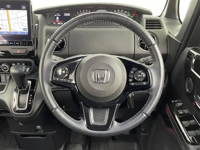 ホンダ Ｎ ＢＯＸ カスタム L ターボ 大分県 2023(令5)年 1.5万km プラチナホワイトパール 純正ナビ/バックカメラ/ホンダセンシング/衝突軽減ブレーキ/車線逸脱防止システム/リアコーナーセンサー/LEDヘッドライト/オートライト/両側パワースライドドア/前席シートヒーター/ハーフレザーシート/フルセグTV/ビルトインETC/スマートキー/Bluetooth/純正フロアマット/純正15インチアルミホイール/ベンチシート