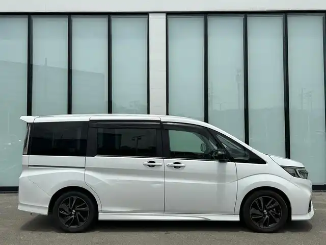 ホンダ ステップワゴン スパーダクールスピリット HセンシングBスタイル 大阪府 2019(平31)年 5.1万km プラチナホワイトパール 純正ナビ/   フルセグTV/CD/DVD/Bluetooth/USB/バックモニター/１１．６インチ後席モニター/衝突軽減ブレーキ/横滑り防止装置/前席シートヒーター/両側パワースライドドア/レーダークルーズコントロール/レーンキープアシスト/パドルシフト/アイドリングストップ/ドライブレコーダー/純正17インチアルミホイール/純正フロアマット/プッシュスタート/スマートキー/ハーフレザーシート/ETC/LED/禁煙車