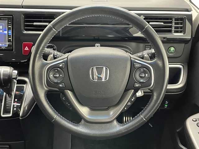 ホンダ ステップワゴン スパーダクールスピリット HセンシングBスタイル 大阪府 2019(平31)年 5.1万km プラチナホワイトパール 純正SDナビ/フルセグTV/バックカメラ/ホンダセンシング/純正11.6型後席フリップダウンモニター/ETC/純正ドラレコ/ハーフレザー/シートヒーター/追従クルコン/LEDヘッドライト/フォグランプ/衝突軽減/禁煙車/パドルシフト/背面テーブル/Bluetooth/USB/DVD再生