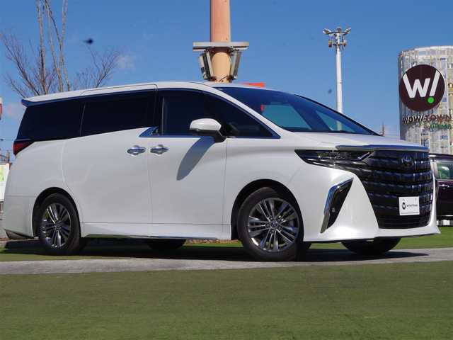 トヨタ アルファード Z 千葉県 2024(令6)年 0.5万km プラチナホワイトパールマイカ Toyota Safety Sense/・プリクラッシュセーフティ/・プロアクティブドライビングアシスト/・レーントレーシングアシスト/・レーンディパーチャーアラート/・オートマチックハイビーム/・RCTA（リヤクロストラフィックアラート）/・ブラインドスポットモニター/純正OP:デジタルインナーミラー/純正OP:左右独立ムーンルーフ/純正OP:ヘッドアップディスプレイ/置くだけ充電/両側パワースライドドア/パワーバックドア/14インチHDディスプレイオーディオ/純正コネクティッドナビ/地デジTV/【Bluetooth接続】/パノラミックビューモニター/ドライブレコーダー（前後撮影）【CS-91FH】/前席パワーシート/各席エアシート/シートヒーター/後席オットマン/ETC（2.0）/LEDヘッドライト/フォグライト/ウインカーミラー/革巻きステアリング/ステアリングスイッチ/ステアリングヒーター/クリアランスソナー/純正18インチアルミホイル/サイド/カーテンエアバッグ/スマートキー