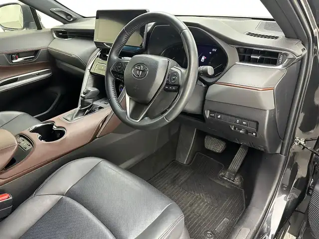トヨタ ハリアー Z レザーパッケージ 大阪府 2021(令3)年 2.1万km プレシャスブラックパール トヨタセーフティセンス/　・プリクラッシュブレーキ/　・レーンディパーチャーアラート/　・オートマチックハイビーム/　・レーダークルーズコントロール/モデリスタエアロ/純正メモリナビ/　　BT/USB/フルセグTV/バックカメラ/パワーバックドア/LEDオートライト/フォグランプ/レザーシート/パワーシート/シートヒーター/エアシート/純正19インチアルミホイール/ブラインドスポットモニター/ヘッドアップディスプレイ/ステアリングヒーター/クリアランスソナー/スマートキー/ビルトインETC2.0