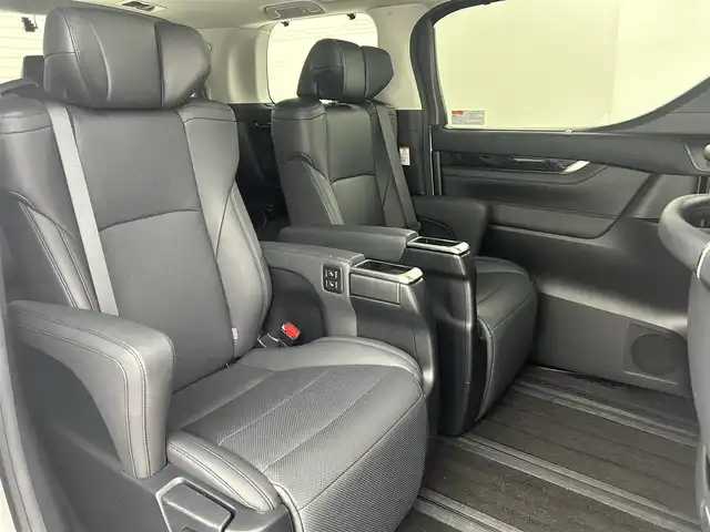 トヨタ アルファード S Cパッケージ 埼玉県 2021(令3)年 1.7万km ホワイトパールクリスタルシャイン サンルーフ　１２型フリップダウン　両側電動スライド　純正ディスプレイオーディオ　ナビ機能　ＣＤ　ＤＶＤ　Ｂｌｕｅｔｏｏｔｈ　前席シートヒーター　前席シートベンチレーション　電動オットマン　パワーシート ハンドルヒーター