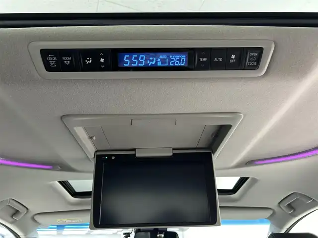 トヨタ アルファード S Cパッケージ 埼玉県 2021(令3)年 1.7万km ホワイトパールクリスタルシャイン サンルーフ　１２型フリップダウン　両側電動スライド　純正ディスプレイオーディオ　ナビ機能　ＣＤ　ＤＶＤ　Ｂｌｕｅｔｏｏｔｈ　前席シートヒーター　前席シートベンチレーション　電動オットマン　パワーシート ハンドルヒーター
