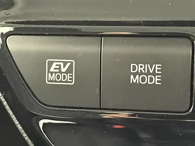 トヨタ プリウス S 滋賀県 2022(令4)年 1.8万km スーパーホワイトⅡ 禁煙車/純正コネクテッドナビ/USB/Bluetooth/バックカメラ/追従クルーズコントロール/ETC/レーンキープアシスト/ステアリングスイッチ/キセノンライト/オートハイビーム/オートライト/クリアランスソナー/ドライブレコーダー/１００V電源/プッシュスタート/スマートキー