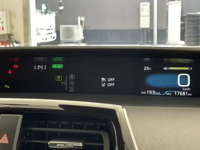 トヨタ プリウス S 滋賀県 2022(令4)年 1.8万km スーパーホワイトⅡ 禁煙車/純正コネクテッドナビ/USB/Bluetooth/バックカメラ/追従クルーズコントロール/ETC/レーンキープアシスト/ステアリングスイッチ/キセノンライト/オートハイビーム/オートライト/クリアランスソナー/ドライブレコーダー/１００V電源/プッシュスタート/スマートキー