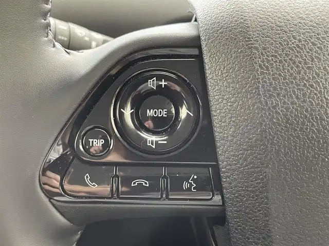 トヨタ プリウス S 滋賀県 2022(令4)年 1.8万km スーパーホワイトⅡ 禁煙車/純正コネクテッドナビ/USB/Bluetooth/バックカメラ/追従クルーズコントロール/ETC/レーンキープアシスト/ステアリングスイッチ/キセノンライト/オートハイビーム/オートライト/クリアランスソナー/ドライブレコーダー/１００V電源/プッシュスタート/スマートキー