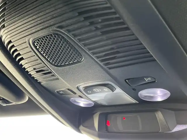 プジョー ３００８ GT ブルー HDi 東京都 2018(平30)年 2.4万km 緑 AppleCarPlay/サイドカメラ  バックカメラ/パドルシフト/アドバンスドグリップコントロール/LEDインテリジェントハイビーム/ヒルディセントコントロール/ACC/レーンキープアシスト/ブラインドスポットモニター/パワーバックドア/ETC/アクティブセーフティブレーキ/リバース連動ドアミラー/ワイヤレスチャージ/アンビエンスライト/レインセンサー /ISOFIX/プライバシーガラス/保証書　取説　スペアキー
