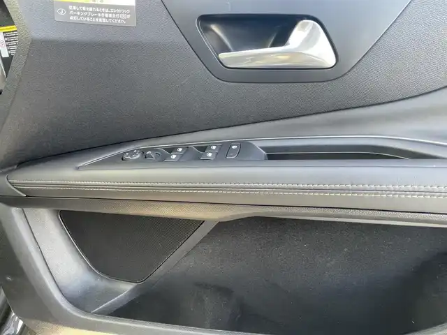 プジョー ３００８ GT ブルー HDi 東京都 2018(平30)年 2.4万km 緑 AppleCarPlay/サイドカメラ  バックカメラ/パドルシフト/アドバンスドグリップコントロール/LEDインテリジェントハイビーム/ヒルディセントコントロール/ACC/レーンキープアシスト/ブラインドスポットモニター/パワーバックドア/ETC/アクティブセーフティブレーキ/リバース連動ドアミラー/ワイヤレスチャージ/アンビエンスライト/レインセンサー /ISOFIX/プライバシーガラス/保証書　取説　スペアキー
