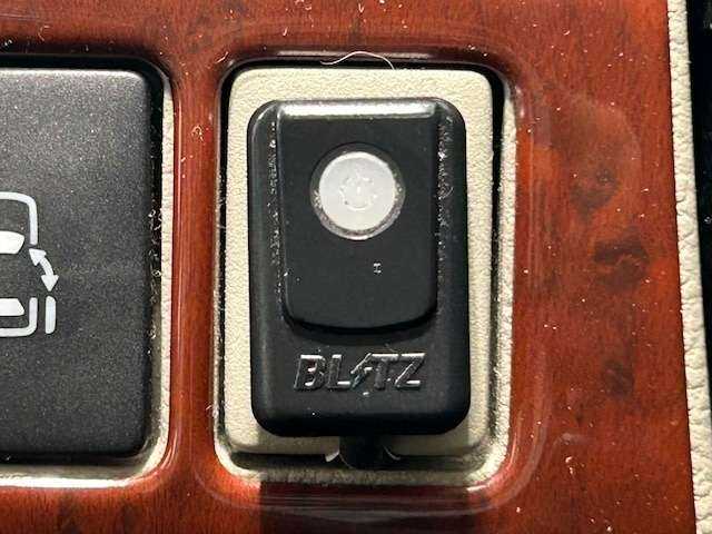 トヨタ ノア Si レイッシュ 宮城県 2011(平23)年 4.2万km ボルドーマイカメタリック 純正ナビ/バックカメラ/フルセグTV/Bluetooth、CD、DVD/後席用モニター/両側パワースライドドア/MTモード付きAT/パドルシフト/LEDヘッドライト/フォグランプ/オートライト/USB入力端子/ウォークスルー/プッシュスタート/純正アルミホイール/純正ビルトインETC/純正フロアマット/アンチロック・ブレーキ・システム