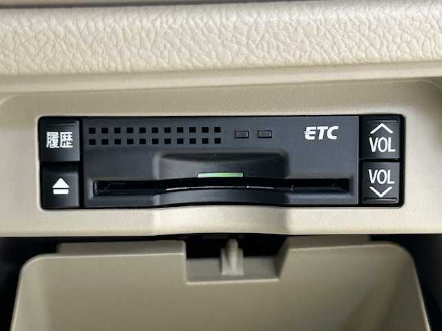 トヨタ ノア Si レイッシュ 宮城県 2011(平23)年 4.2万km ボルドーマイカメタリック 純正ナビ/バックカメラ/フルセグTV/Bluetooth、CD、DVD/後席用モニター/両側パワースライドドア/MTモード付きAT/パドルシフト/LEDヘッドライト/フォグランプ/オートライト/USB入力端子/ウォークスルー/プッシュスタート/純正アルミホイール/純正ビルトインETC/純正フロアマット/アンチロック・ブレーキ・システム