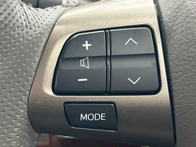 トヨタ ノア Si レイッシュ 宮城県 2011(平23)年 4.2万km ボルドーマイカメタリック 純正ナビ/バックカメラ/フルセグTV/Bluetooth、CD、DVD/後席用モニター/両側パワースライドドア/MTモード付きAT/パドルシフト/LEDヘッドライト/フォグランプ/オートライト/USB入力端子/ウォークスルー/プッシュスタート/純正アルミホイール/純正ビルトインETC/純正フロアマット/アンチロック・ブレーキ・システム