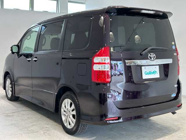 トヨタ ノア Si レイッシュ 宮城県 2011(平23)年 4.2万km ボルドーマイカメタリック 純正ナビ/バックカメラ/フルセグTV/Bluetooth、CD、DVD/後席用モニター/両側パワースライドドア/MTモード付きAT/パドルシフト/LEDヘッドライト/フォグランプ/オートライト/USB入力端子/ウォークスルー/プッシュスタート/純正アルミホイール/純正ビルトインETC/純正フロアマット/アンチロック・ブレーキ・システム