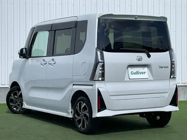 ダイハツ タント カスタム X 香川県 2023(令5)年 2.7万km シャイニングホワイトパール 登録時走行距離　26911Km/ディーラーオプションナビ/全方位カメラ/両側パワースライドドア/前方ドライブレコーダー/スマートアシスト/前後コーナーセンサー/ＬＥＤヘッド＆フォグライト/ハーフレザーシート/シートヒーター/フロアマット/ドアバイザー