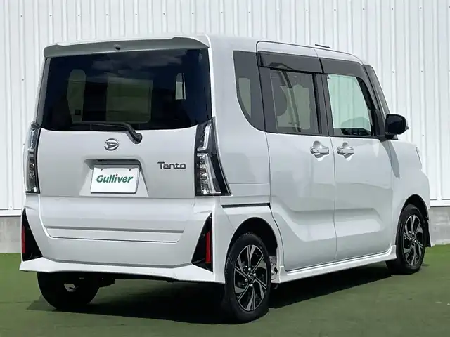 ダイハツ タント カスタム X 香川県 2023(令5)年 2.7万km シャイニングホワイトパール 登録時走行距離　26911Km/ディーラーオプションナビ/全方位カメラ/両側パワースライドドア/前方ドライブレコーダー/スマートアシスト/前後コーナーセンサー/ＬＥＤヘッド＆フォグライト/ハーフレザーシート/シートヒーター/フロアマット/ドアバイザー