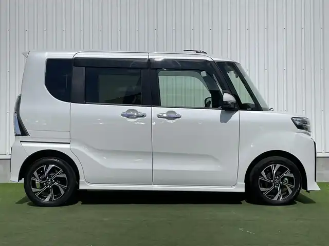 ダイハツ タント カスタム X 香川県 2023(令5)年 2.7万km シャイニングホワイトパール 登録時走行距離　26911Km/ディーラーオプションナビ/全方位カメラ/両側パワースライドドア/前方ドライブレコーダー/スマートアシスト/前後コーナーセンサー/ＬＥＤヘッド＆フォグライト/ハーフレザーシート/シートヒーター/フロアマット/ドアバイザー