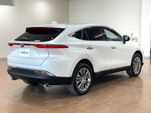 トヨタ ハリアー Z レザーパッケージ 道央・札幌 2024(令6)年 0.2万km プラチナホワイトパールマイカ 4WD/寒冷地仕様/純正OP12.3型ナビ/・フルセグTV/BT/USB/AM/FM/JBLサウンドシステム/TVキャンセラー/バックカメラ/デジタルインナーミラー/トヨタセーフティセンス/・プリクラッシュセーフティ/・レーントレーシングアシスト/・レーンディパーチャーアラート/・ロードサインアシスト/・発進遅れ告知機能/・プロアクティブドライビングアシスト/・緊急時操舵支援機能/横滑り防止装置/前後コーナーセンサー/ブラインドスポットモニター/ヘッドアップディスプレイ/本革シート/前席パワーシート/運転席シートメモリ機能/前席シートベンチレーション/前席シートヒーター/置くだけ充電/AC100V電源/電動パーキングブレーキ/ブレーキホールド/レーダークルーズコントロール/パワーバックドア/純正エンジンスターター/ビルトインETC2.0/オートライト/アダプティブハイビーム/LEDヘッドライト/前後フォグライト/ステアリングリモコン/ステアリングヒーター/フロアマット/純正ドアバイザー/スマートキーx2/純正19インチAW/新車時保証書/取扱説明書