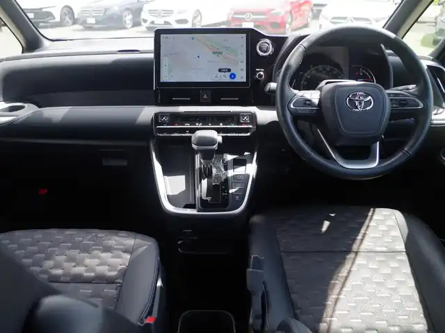トヨタ ヴォクシー S－Z 千葉県 2022(令4)年 3.5万km グリッターブラックガラスフレーク Toyota Safety Sense/・プリクラッシュセーフティ/・レーンディパーチャーアラート/・オートハイビーム/・レーダークルーズコントロール/・ブラインドスポットモニター/アドバンスドドライブ/デジタルインナーミラー/ヘッドアップディスプレイ/両側パワースライドドア/10.5インチ純正コネクティッドナビ/地デジTV/【DVD/CD再生機能　Bluetooth接続】/バックカメラ/ドライブレコーダー（前後撮影）/ハーフレザーシート/前席シートヒーター/ETC（2.0）/LEDヘッドライト/ウインカーミラー/純正17インチアルミホイル/サイド/カーテンエアバッグ/スマートキー