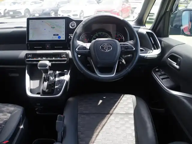 トヨタ ヴォクシー S－Z 千葉県 2022(令4)年 3.5万km グリッターブラックガラスフレーク Toyota Safety Sense/・プリクラッシュセーフティ/・レーンディパーチャーアラート/・オートハイビーム/・レーダークルーズコントロール/・ブラインドスポットモニター/アドバンスドドライブ/デジタルインナーミラー/ヘッドアップディスプレイ/両側パワースライドドア/10.5インチ純正コネクティッドナビ/地デジTV/【DVD/CD再生機能　Bluetooth接続】/バックカメラ/ドライブレコーダー（前後撮影）/ハーフレザーシート/前席シートヒーター/ETC（2.0）/LEDヘッドライト/ウインカーミラー/純正17インチアルミホイル/サイド/カーテンエアバッグ/スマートキー