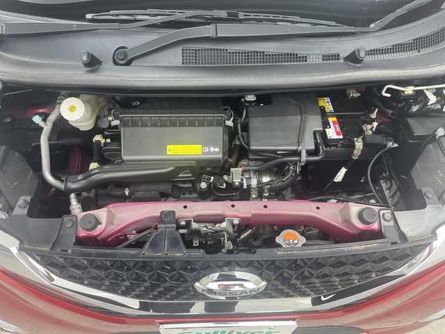 日産 デイズ ハイウェイスターX 三重県 2019(令1)年 3万km スパークリングレッドM 禁煙車/純正9インチナビ/CD/DVD/SD/BT/フルセグTV/全方位カメラ/エマージェンシーブレーキ/車線逸脱警報/ETC/オートハイビーム/アイドリングストップ/ステアリングスイッチ/ヘッドライトレベライザー/スペアキー×1