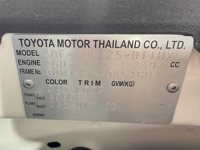 トヨタ ハイラックス Z GRスポーツ 大阪府 2022(令4)年 0.7万km スーパーホワイトⅡ 純正ナビ　衝突軽減　全方位カメラ　ＥＴＣ　ドライブレコーダー　レーダークルコン　パワーシート　レーンアシスト ダウンヒルアシスト LEDヘッドライト スマートキー オートライト AC フォグランプ