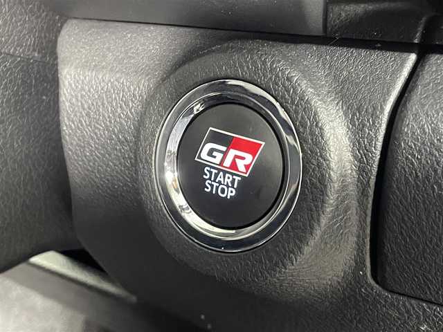 トヨタ ハイラックス Z GRスポーツ 大阪府 2022(令4)年 0.7万km スーパーホワイトⅡ 純正ナビ　衝突軽減　全方位カメラ　ＥＴＣ　ドライブレコーダー　レーダークルコン　パワーシート　レーンアシスト ダウンヒルアシスト LEDヘッドライト スマートキー オートライト AC フォグランプ