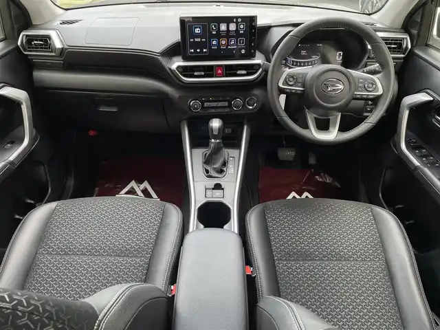 ダイハツ ロッキー プレミアム G 道北・旭川 2024(令6)年 1.9万km グレーⅡ 純正ディスプレイオーディオ/全方位カメラ/フルセグTV/ハーフレザーシート/前席シートヒーター/プッシュスタート/スマートキー/LEDヘッドライト/オートマチックハイビーム/クリアランスソナー/クルーズコントロール