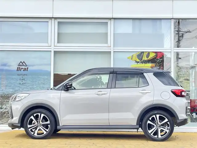 ダイハツ ロッキー プレミアム G 道北・旭川 2024(令6)年 1.9万km グレーⅡ 純正ディスプレイオーディオ/全方位カメラ/フルセグTV/ハーフレザーシート/前席シートヒーター/プッシュスタート/スマートキー/LEDヘッドライト/オートマチックハイビーム/クリアランスソナー/クルーズコントロール