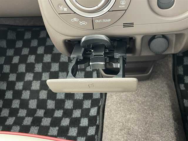 スズキ ラパン ショコラ X 愛知県 2014(平26)年 0.5万km キャンドルオレンジメタリック 純正ナビ　ＴＶ　Ｂｌｕｅｔｏｏｔｈ　バックカメラ　純正コンビシート　アクセル踏み間違い防止装置　ＢＢＳアルミホイール　オートライト　ＨＩＤヘッドライト　ＥＴＣ　プッシュスタート　スマートキー　禁煙車