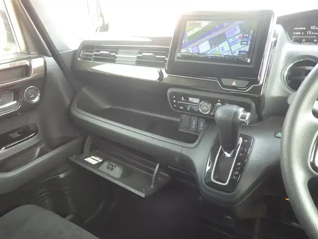 ホンダ Ｎ ＢＯＸ カスタム G L ホンダセンシング 千葉県 2019(平31)年 3.5万km プラチナホワイトパール ホンダセンシング/・衝突軽減ブレーキ（CMBS）/・車線維持支援システム（LKAS）/・アダプティブクルーズコントロール（ACC）/・後方誤発進抑制機能/・誤発進抑制機能/左パワースライドドア/右イージークローザードア/社外メモリーナビ/地デジTV/【DVD/CD再生機能　Bluetooth接続】/バックカメラ/ドライブレコーダー（DRY-ST1700）/ETC/LEDヘッドライト/LEDフォグライト/ウインカーミラー/リアコーナーセンサー/純正14インチアルミホイル/サイド/カーテンエアバッグ/Honda スマートキー