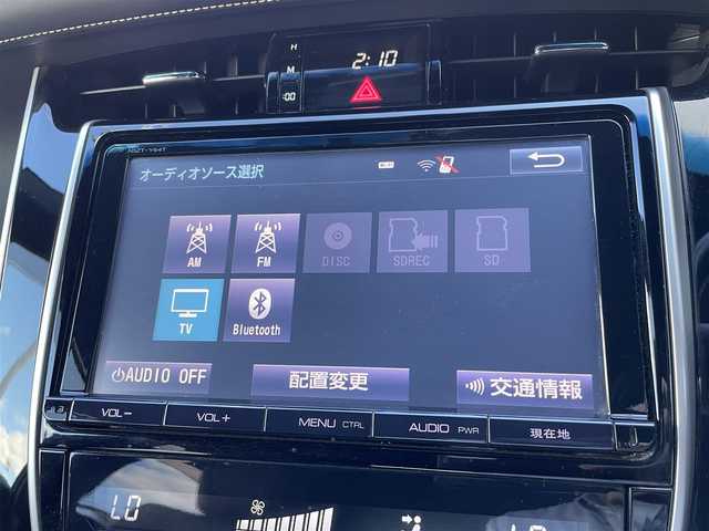 トヨタ ハリアー エレガンス 道央・札幌 2016(平28)年 7.6万km シルバーM 　ワンオーナー　/　4　W　D　/寒冷地仕様/純正SDナビ(CD/DVD/FM/AM/SD/BT)/フルセグ（走行中視聴可能）/バックカメラ/アイドリングストップ/ウィンカーミラー/クルーズコントロール（追従走行あり）/ドアバイザー/プッシュスタート/ビルトインETC/MTモード付AT/パーキングアシスト/スペアキー×１/純正フロアマット/パワーシート（運転席）/横滑り防止装置/コーナーセンサー/盗難防止装置/オートライト/カーテンエアバッグ/純正エンジンスターター/フォグランプ/リアフォグランプ/ステアリングスイッチ/革巻きステアリング/ワイパー間欠時間コントローラー/フロントデアイサースイッチ/電動格納ミラー/ECO　MODE/PWR　MODE/積込冬タイヤ（純正AW/225/65/R17/24年製/溝7ｍｍ）