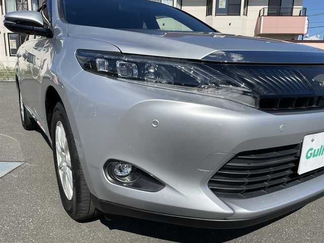 トヨタ ハリアー エレガンス 道央・札幌 2016(平28)年 7.6万km シルバーM 　ワンオーナー　/　4　W　D　/寒冷地仕様/純正SDナビ(CD/DVD/FM/AM/SD/BT)/フルセグ（走行中視聴可能）/バックカメラ/アイドリングストップ/ウィンカーミラー/クルーズコントロール（追従走行あり）/ドアバイザー/プッシュスタート/ビルトインETC/MTモード付AT/パーキングアシスト/スペアキー×１/純正フロアマット/パワーシート（運転席）/横滑り防止装置/コーナーセンサー/盗難防止装置/オートライト/カーテンエアバッグ/純正エンジンスターター/フォグランプ/リアフォグランプ/ステアリングスイッチ/革巻きステアリング/ワイパー間欠時間コントローラー/フロントデアイサースイッチ/電動格納ミラー/ECO　MODE/PWR　MODE/積込冬タイヤ（純正AW/225/65/R17/24年製/溝7ｍｍ）