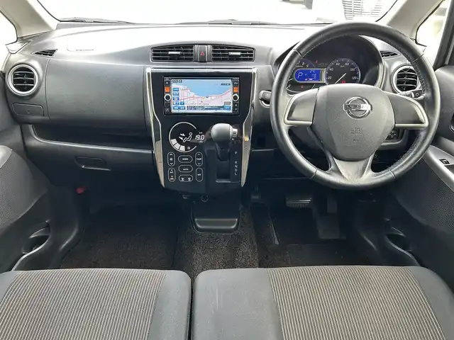 日産 デイズ ハイウェイスター Vセレ +Safty 島根県 2014(平26)年 14.4万km ホワイトパール 純正ナビ/Bluetooth・AM・FM・CD・DVD/フルセグTV/全周囲カメラ/バックカメラ/フロントカメラ/サイドカメラ/アイドリングストップ/スマートキー/スペアキー×1/プッシュスタート/ドアバイザー/純正フロアマット/社外15インチAW/キセノンヘッドライト/フォグランプ/ABS/前席エアバック