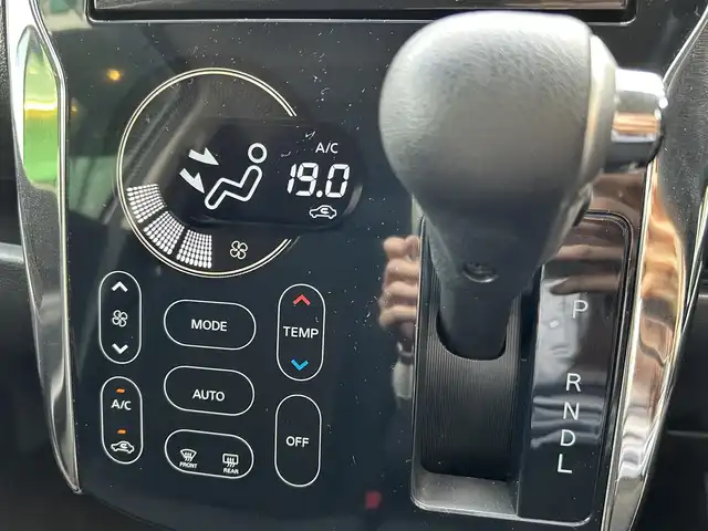 日産 デイズ ハイウェイスター Vセレ +Safty 島根県 2014(平26)年 14.4万km ホワイトパール 純正ナビ/Bluetooth・AM・FM・CD・DVD/フルセグTV/全周囲カメラ/バックカメラ/フロントカメラ/サイドカメラ/アイドリングストップ/スマートキー/スペアキー×1/プッシュスタート/ドアバイザー/純正フロアマット/社外15インチAW/キセノンヘッドライト/フォグランプ/ABS/前席エアバック