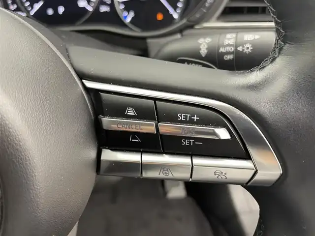 マツダ ＣＸ－３０ 20S Lパッケージ 富山県 2020(令2)年 2.6万km ソウルレッドクリスタルM 純正ナビ(FM/AM/BT/USB)/フルセグTV/全方位カメラ/レーダークルーズコントロール/レーンキープアシスト/スマートブレーキサポート/パワーバックドア/パドルシフト/MTモード付AT/前後ドライブレコーダー/ETC/ステアリングヒーター/レザーシート/パワーシート/前席シートヒーター/プッシュスタート/スマートキー/スペアキー１本/ステアリングスイッチ/電動パーキングブレーキ/オートブレーキホールド/アイドリングストップ/純正フロアマット/前後コーナーセンサー/オートマチックハイビーム/LEDヘッドライト/純正18インチAW
