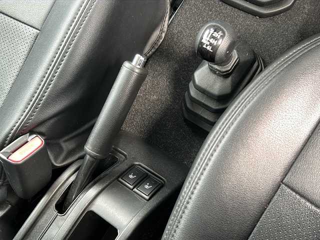 スズキ ジムニー XC 岐阜県 2021(令3)年 5.6万km ブルーイッシュブラックパール3 登録時走行距離55754km/社外ナビ/フルセグＴＶ/ルーフラック/４ＷＤ/前後ドライブレコーダー/レーンキープアシスト/シートヒーター/純正アルミホイール/純正フロアマット/ヘッドライトウォッシャー/ＬＥＤヘッドライト/オートライト/フォグランプ/禁煙車/ドアバイザー/ルーフラック/トランスファースイッチ/Bluetooth接続/USB入力端子/プッシュスタート/スマートキー/衝突被害軽減システム