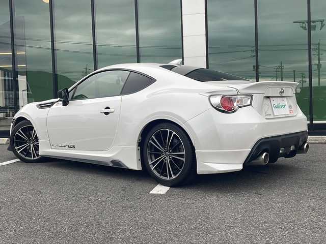 トヨタ ８６ GT 福岡県 2012(平24)年 8.8万km サテンホワイトパール エアロパーツ/社外ナビ　フルセグ　DVD再生/社外車高調/スマートキー/プッシュスタートエンジン/ETC/SARDメーターパネル/エアバック/ABS
