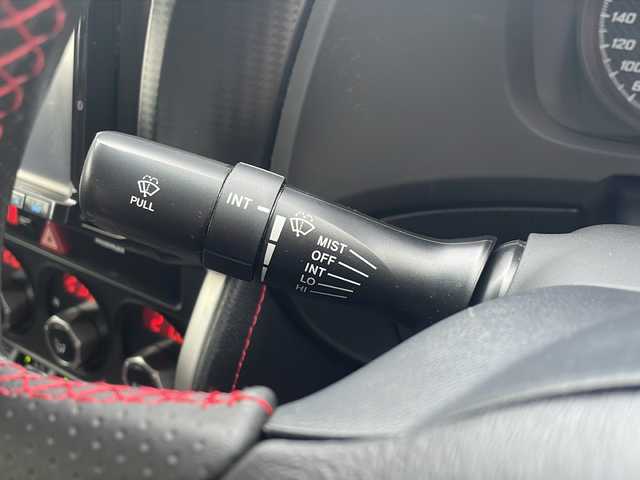 トヨタ ８６ GT 福岡県 2012(平24)年 8.8万km サテンホワイトパール エアロパーツ/社外ナビ　フルセグ　DVD再生/社外車高調/スマートキー/プッシュスタートエンジン/ETC/SARDメーターパネル/エアバック/ABS